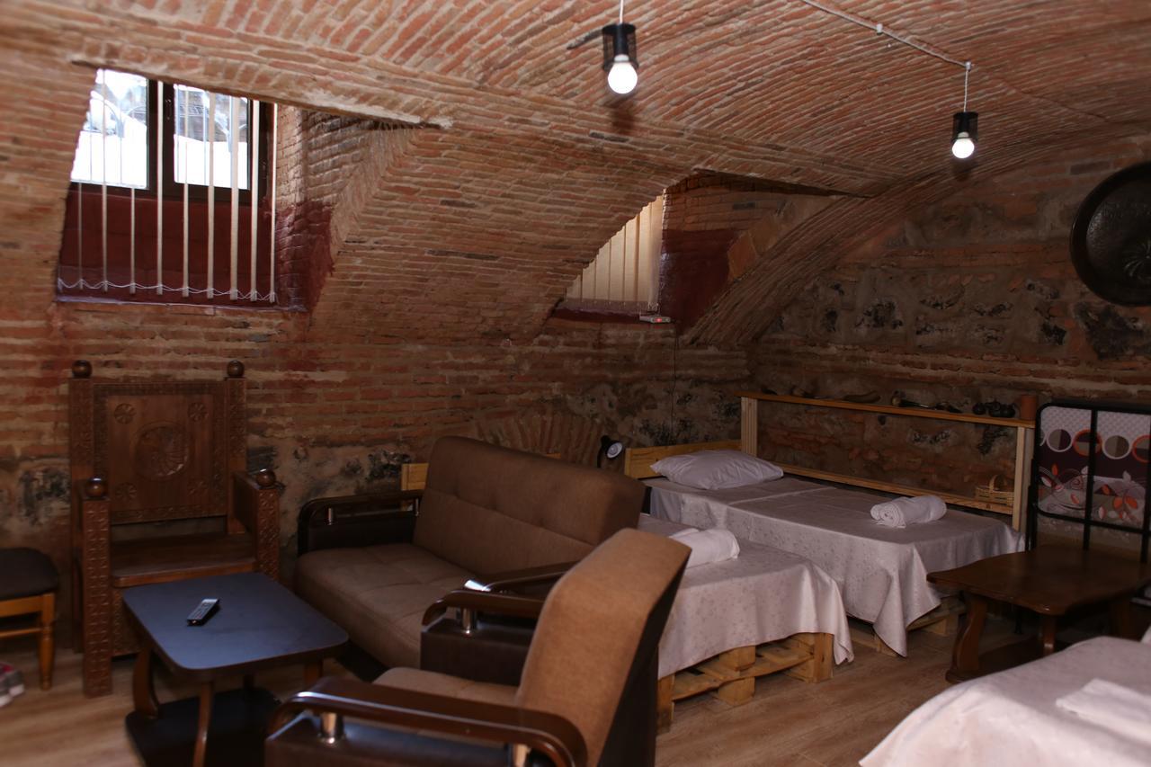 Guest House Kakabadzeebi 9 Tbilisi Buitenkant foto