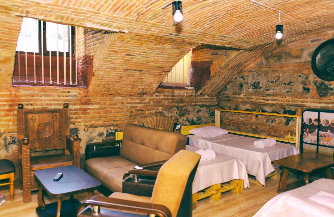 Guest House Kakabadzeebi 9 Tbilisi Buitenkant foto