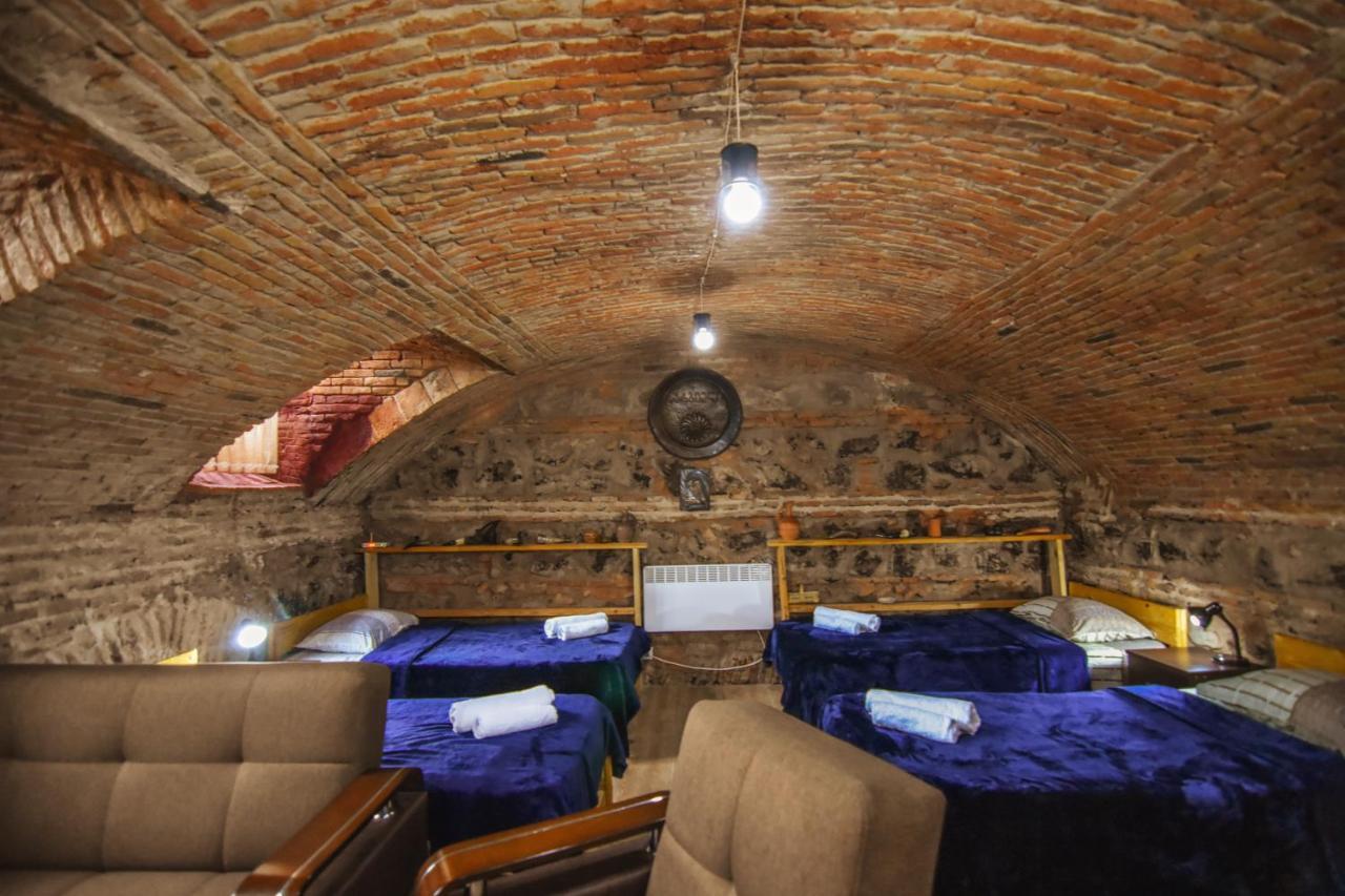 Guest House Kakabadzeebi 9 Tbilisi Buitenkant foto